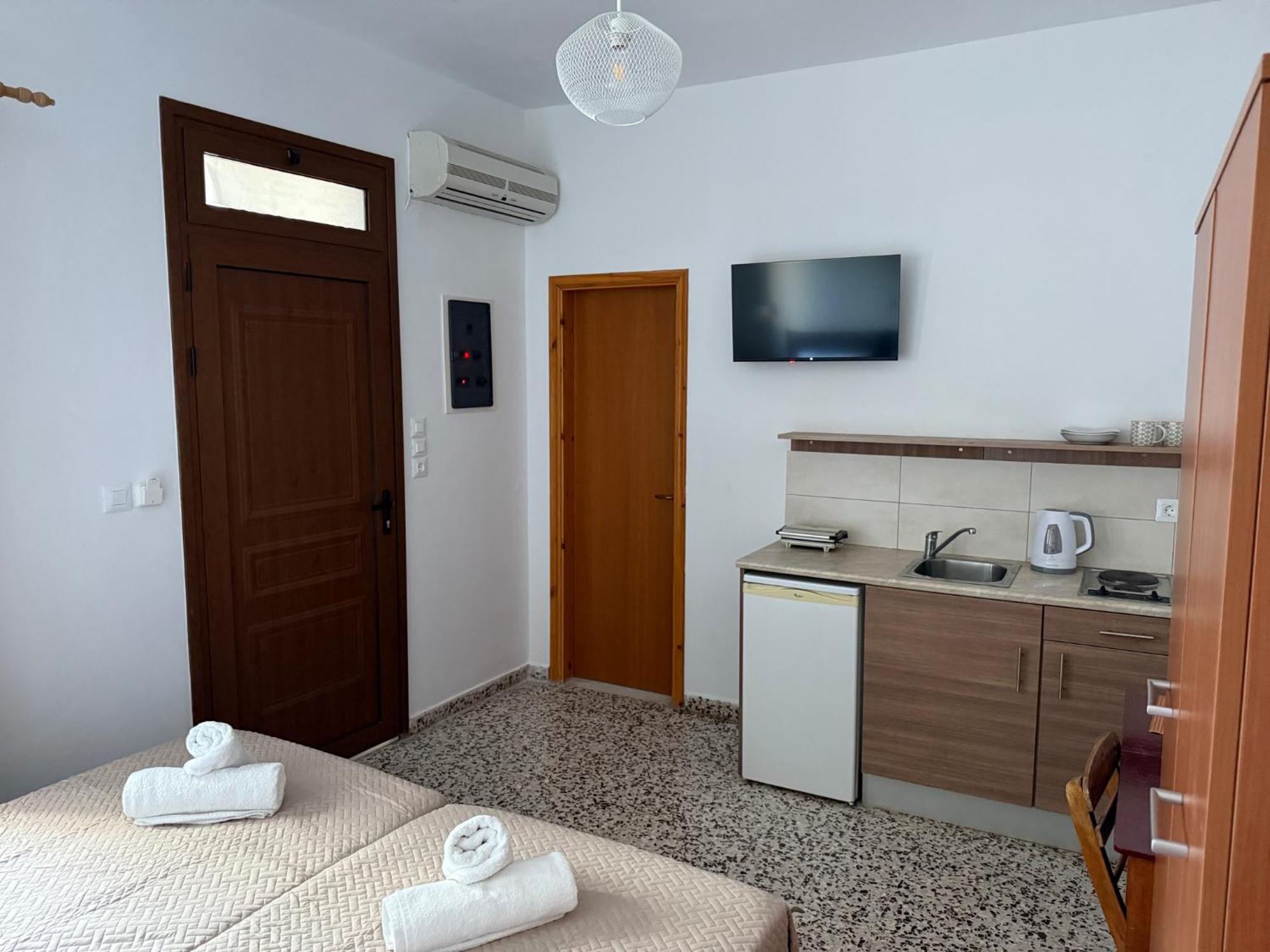 Sarris Studios & Apartments Линдос Экстерьер фото