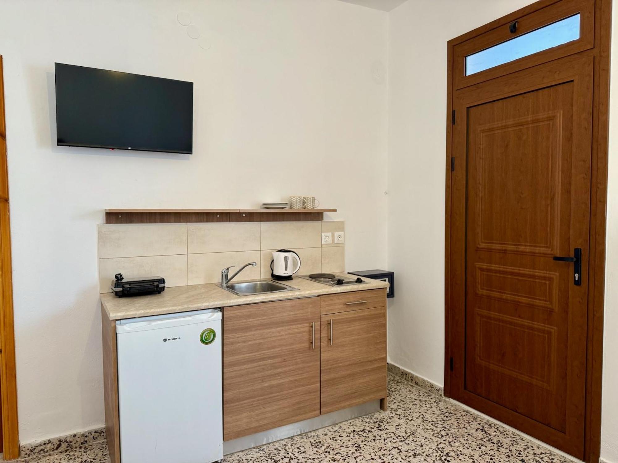 Sarris Studios & Apartments Линдос Экстерьер фото